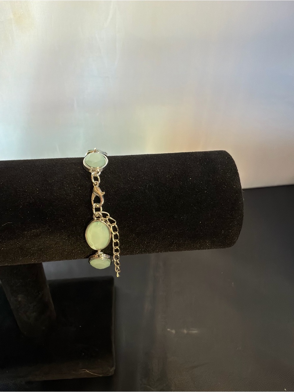 Bracelet with Light Green Gemstones - Picture 2 of 2